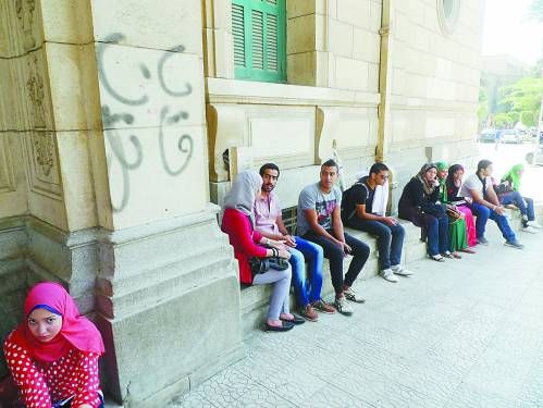 局势持续动荡影响埃及经济 开罗大学生:不满国