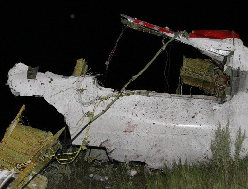 马航客机坠毁乌克兰 俄乌领衔上演“推诿大戏”