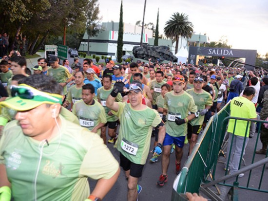 墨西哥国防部组织全民马拉松赛 超3万人参加(组图)