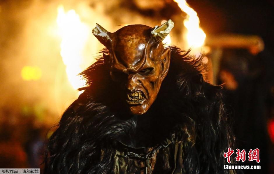 奥地利举行传统Krampus怪兽游行（高清组图）