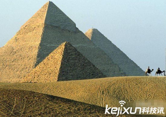 胡夫金字塔发现离奇密道 內刻神秘符号至今未解(组图)