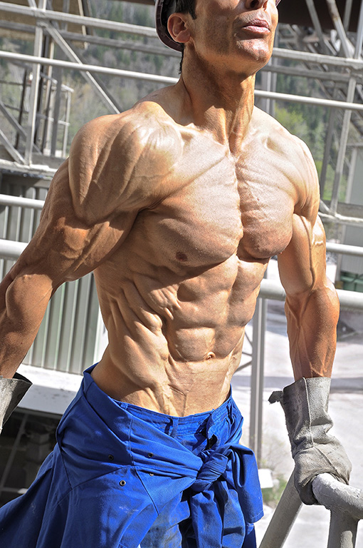 45岁“搬砖工”体脂逆天：肌肉如标本爆C罗乔丹（组图）