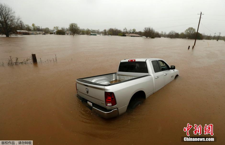 美国南部遭遇历史性洪灾 数千人被疏散（组图）