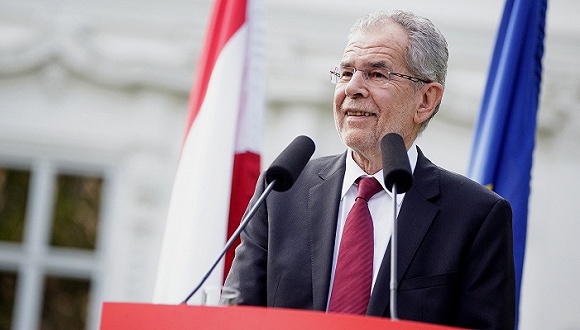 范德贝伦当选奥地利总统 成功阻止极右翼候选人上台