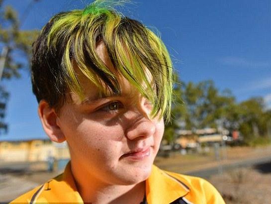 澳13岁少女因将头发染成黄绿色被留校查看（图）
