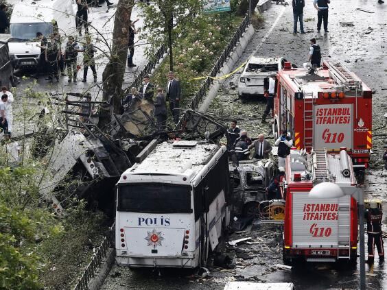 伊斯坦布尔一公交车站发生爆炸 至少2人遇难