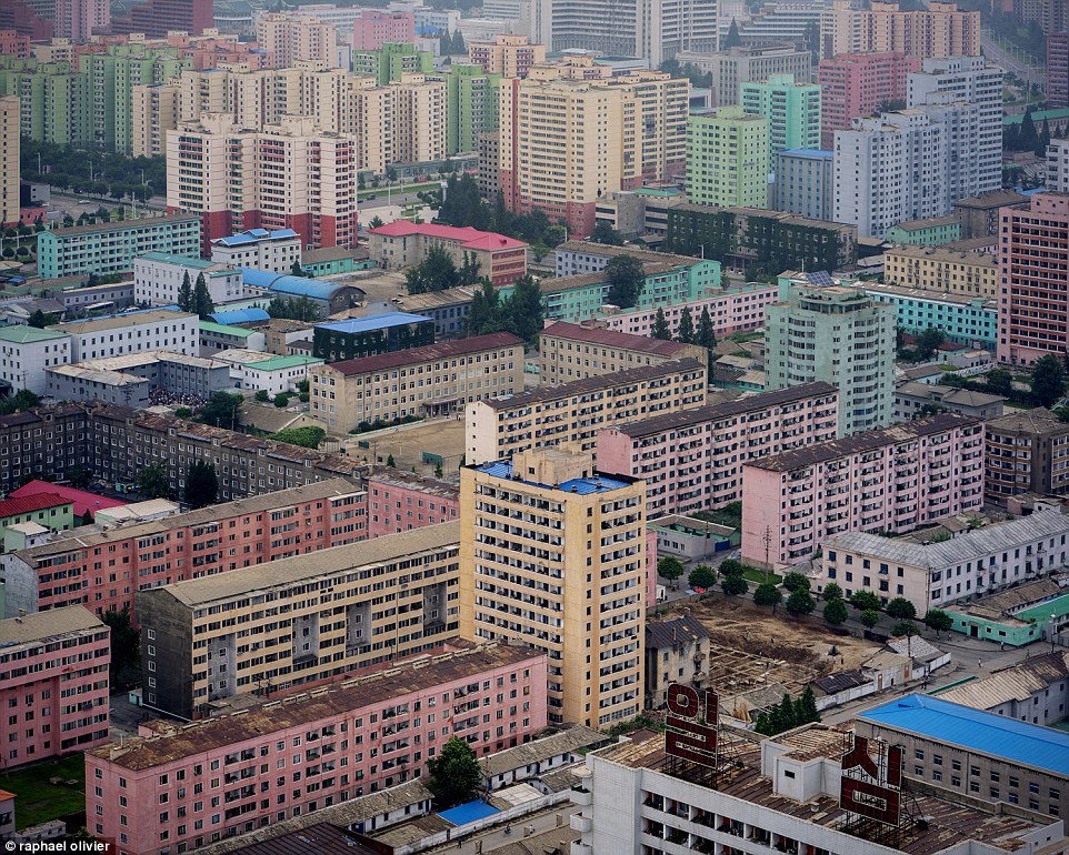 摄影师带你领略朝鲜建筑独特美：无广告 很清新（组图）
