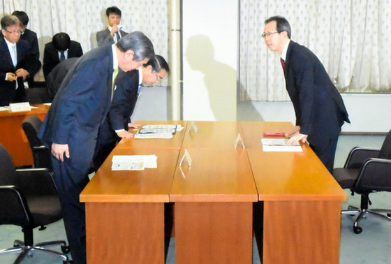 日本政府敦促福岛将核废弃物搬至暂存设施内(